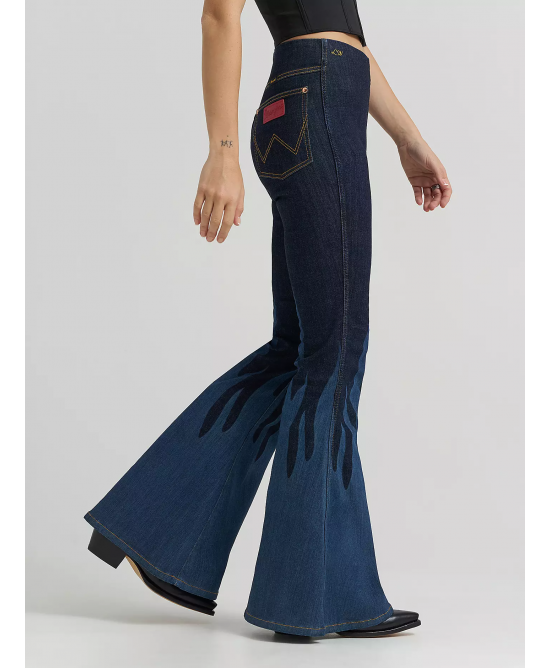 Wrangler - Lainey Wilson Flame Pull On Flare Jeans