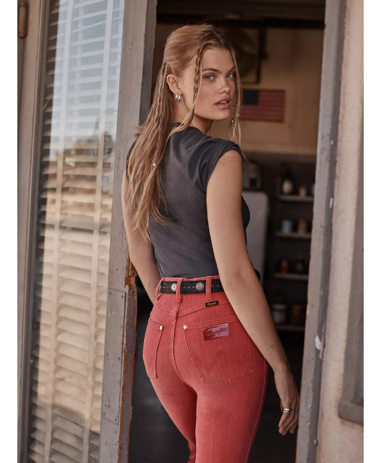 Wrangler - Lainey Wilson Flare Jeans Red
