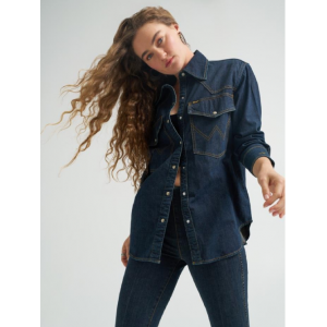 Wrangler - Lainey Wilson Boyfriend Denim Shirt Sandrider