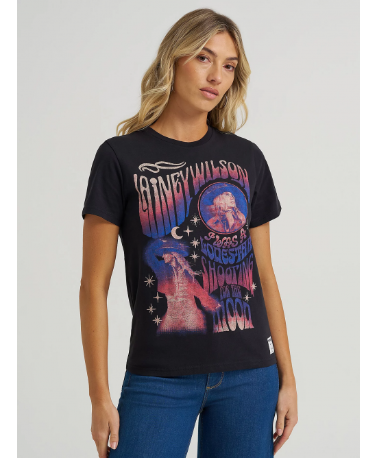 Wrangler - Lainey Wilson Lainey Wilson Regular Tee - Black - Shooting For The Moon Wrangler - Lainey Wilson Lainey Wilson Regular Tee - Black - Shooting For The Moon