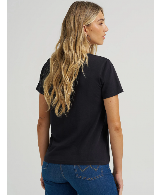 Wrangler - Lainey Wilson Lainey Wilson Regular Tee - Black - Shooting For The Moon Wrangler - Lainey Wilson Lainey Wilson Regular Tee - Black - Shooting For The Moon