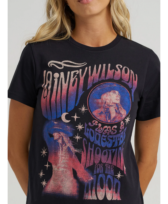 Wrangler - Lainey Wilson Lainey Wilson Regular Tee - Black - Shooting For The Moon Wrangler - Lainey Wilson Lainey Wilson Regular Tee - Black - Shooting For The Moon