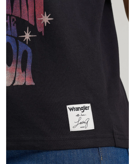 Wrangler - Lainey Wilson Lainey Wilson Regular Tee - Black - Shooting For The Moon Wrangler - Lainey Wilson Lainey Wilson Regular Tee - Black - Shooting For The Moon