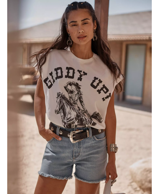Wrangler - Lainey Wilson Giddy Up T-Shirt Wrangler - Lainey Wilson Giddy Up T-Shirt