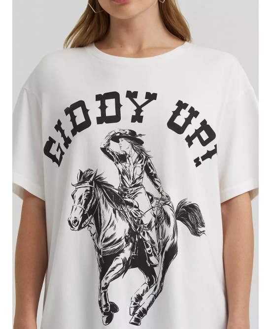 Wrangler - Lainey Wilson Giddy Up T-Shirt Wrangler - Lainey Wilson Giddy Up T-Shirt