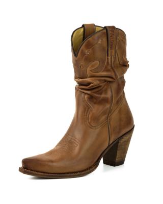 Mayura 1952 Totem Fashion