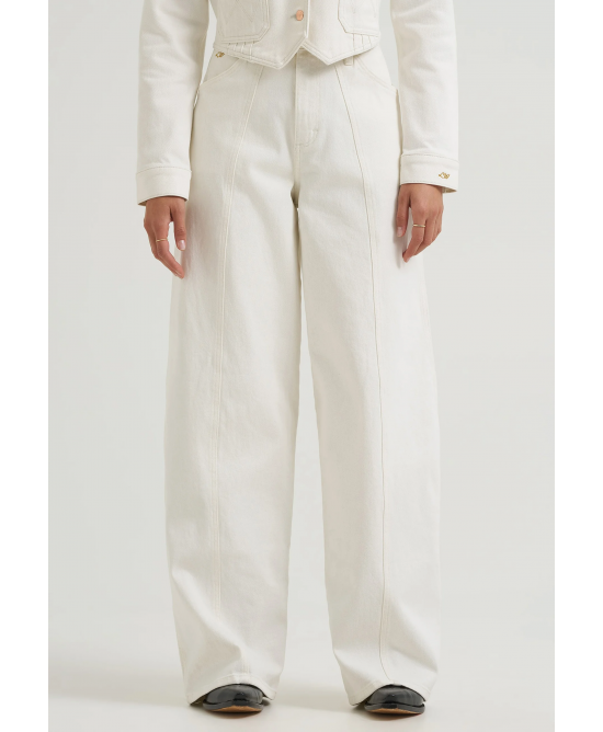 Wrangler - Lainey Wilson Tour Barrel High Rise Denim Jeans - Pearl White